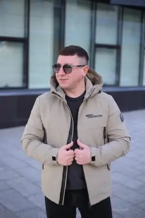 Стильна осіння куртка Zero Frozen ZF50488 в бежевому кольорі для чоловіка