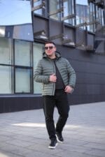 Стильная осенняя куртка Zero Frozen ZF50497 в оливковом цвете для мужчины